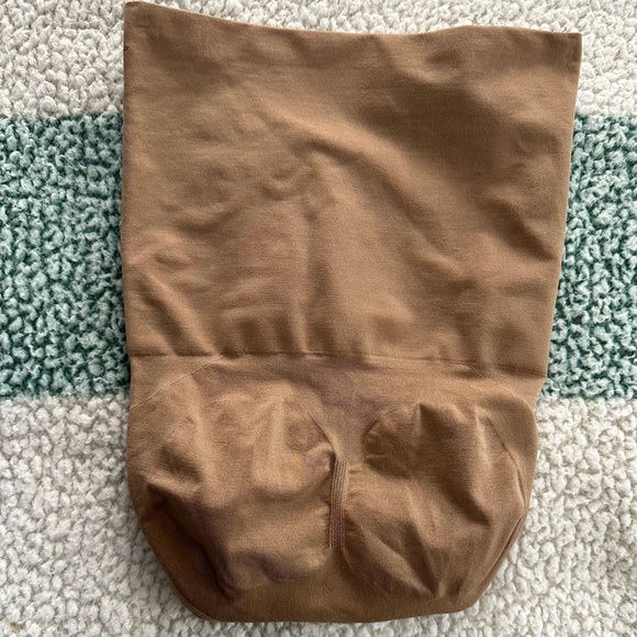 NWT ASSETS BY SPANX NUDE HIGH WAIST SHAPING PANTY - medium - Picture 8 of 8